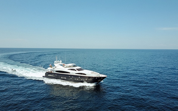 Аренда моторной мегаяхты Astondoa 102 FOR YOUR EYES ONLY на Пхукете